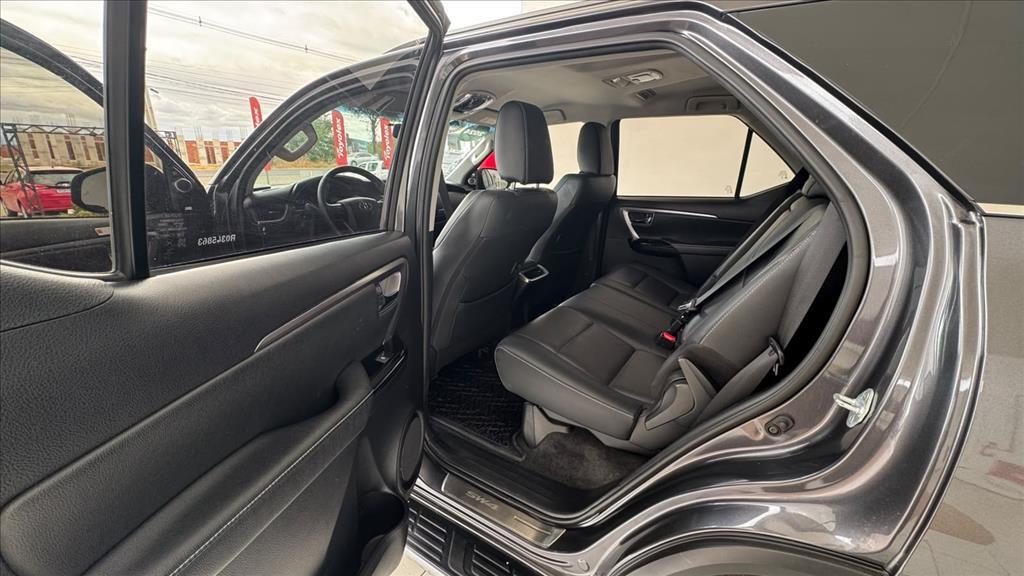 Toyota HILUX SW4