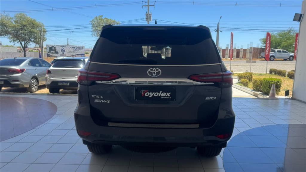 Toyota HILUX SW4