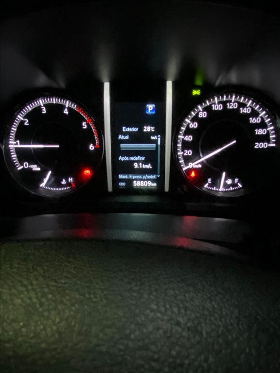 Toyota HILUX SW4