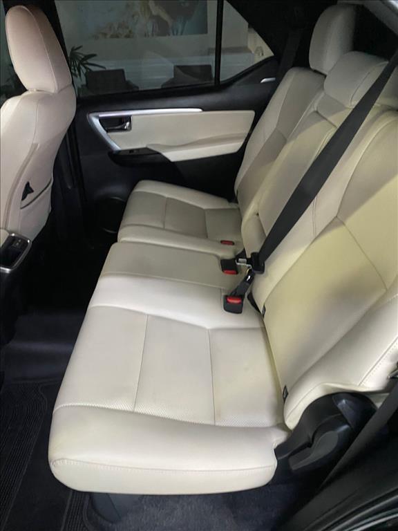 Toyota HILUX SW4