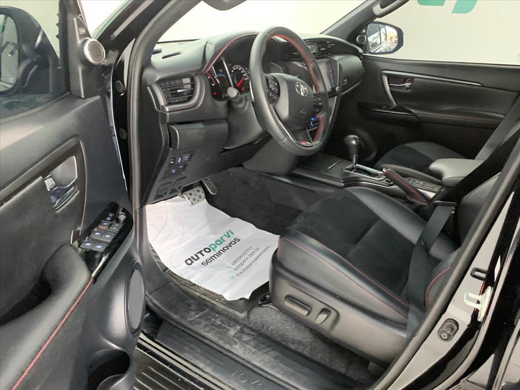 Toyota HILUX SW4