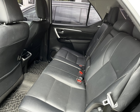 Toyota HILUX SW4