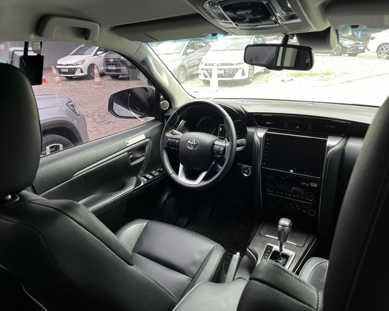 Toyota HILUX SW4