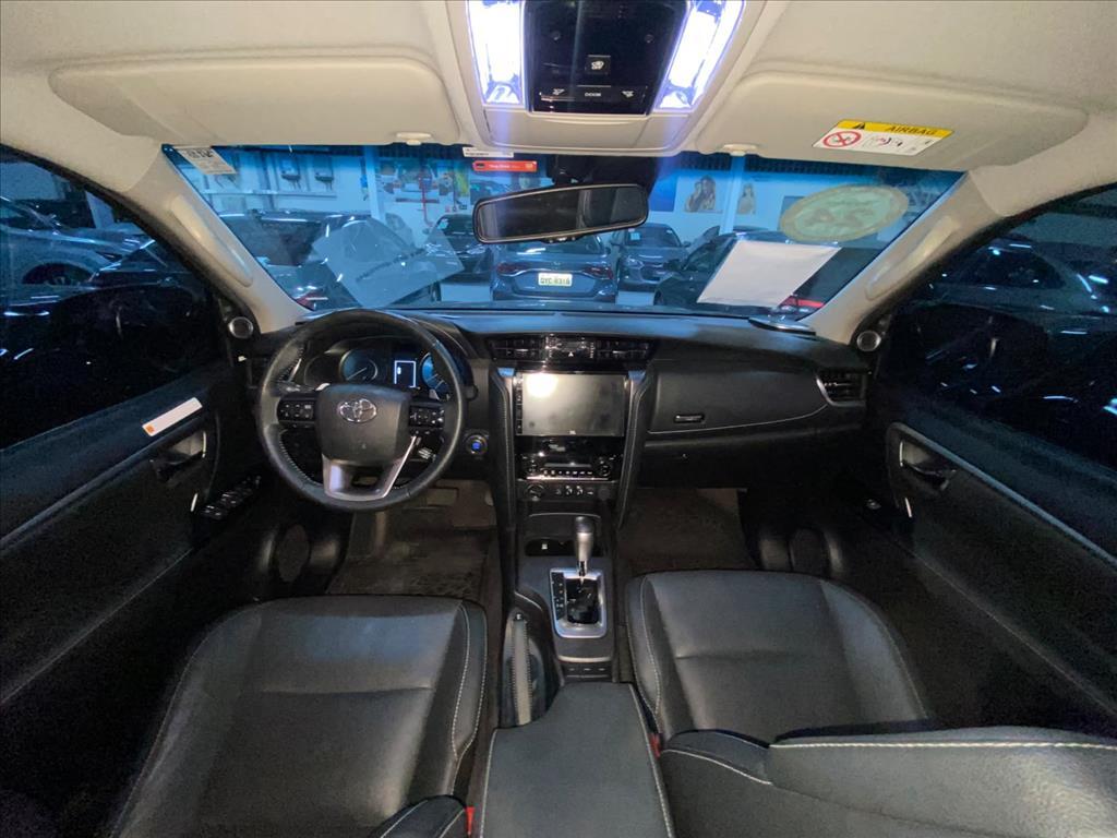 Toyota HILUX SW4