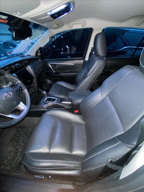 Toyota HILUX SW4