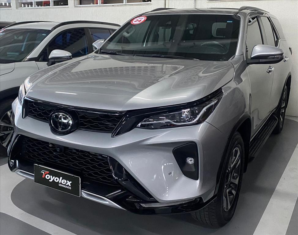 Toyota HILUX SW4