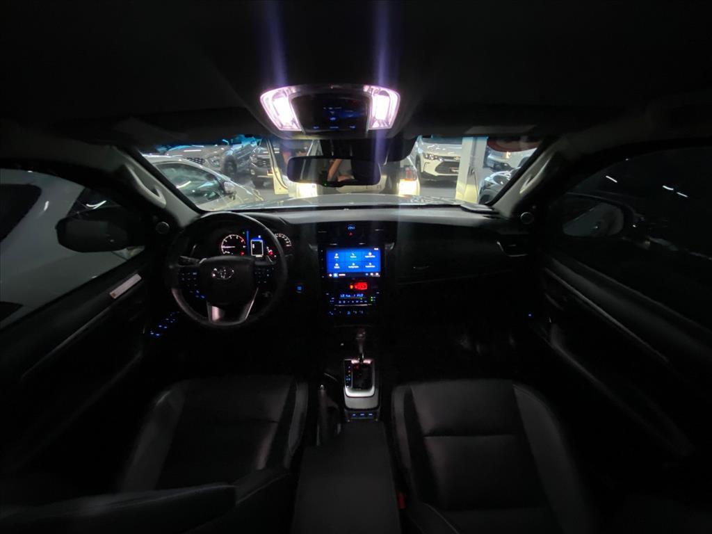 Toyota HILUX SW4
