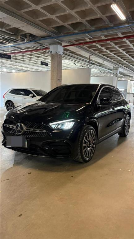 Mercedes Benz GLA 200
