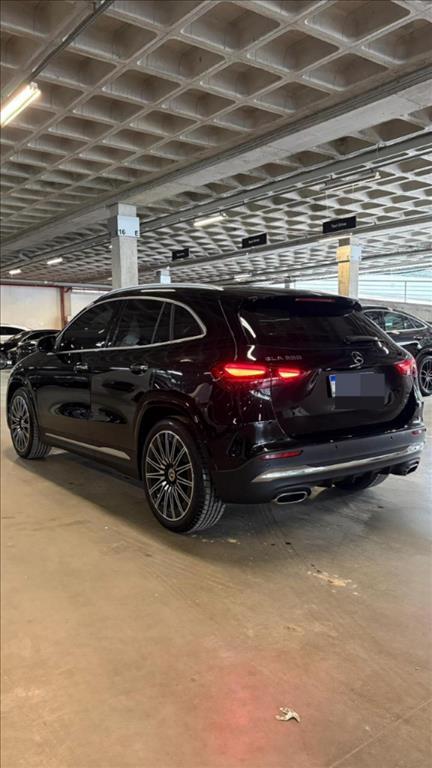 Mercedes Benz GLA 200