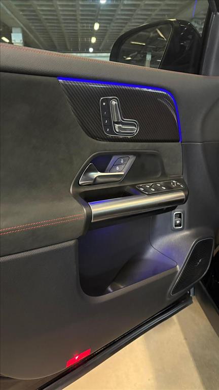 Mercedes Benz GLA 200