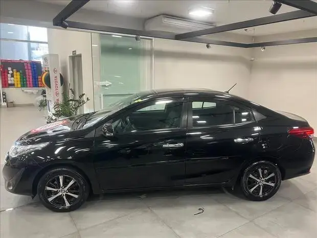 Toyota YARIS 1.5 16V FLEX SEDAN XLS MULTIDRIVE