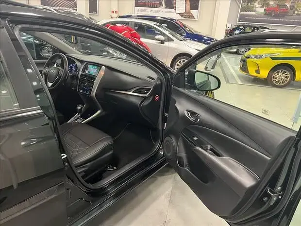 Toyota YARIS 1.5 16V FLEX SEDAN XLS MULTIDRIVE