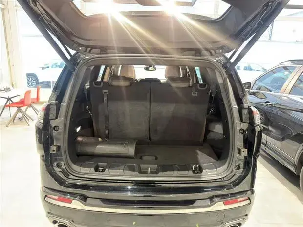 Jeep COMMANDER 2.0 HURRICANE 4 TURBO GASOLINA OVERLAND AT9