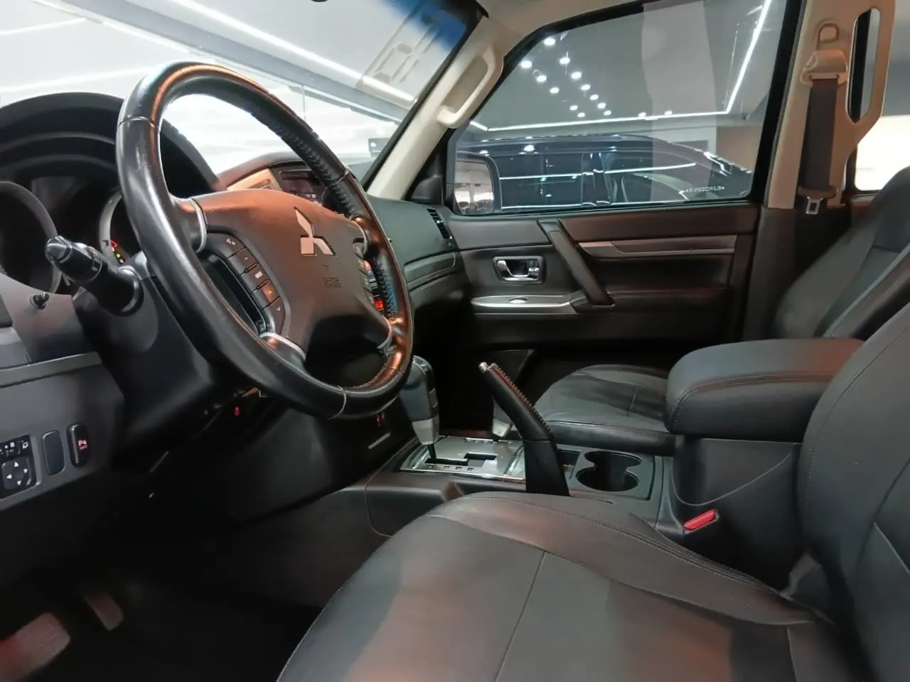 galeria PAJERO FULL