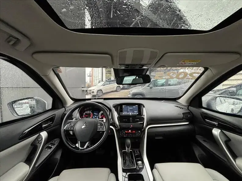 galeria ECLIPSE CROSS