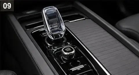 Volvo XC60 2.0 T8 RECHARGE ULTIMATE DARK AWD GEARTRONIC