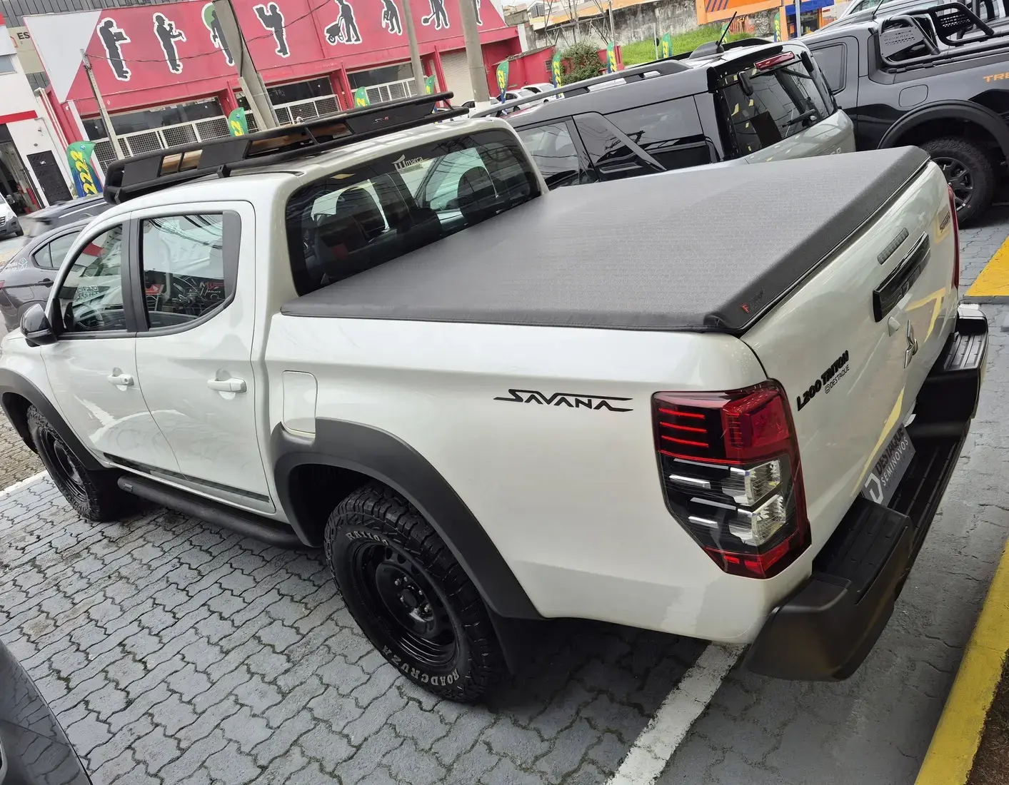 galeria L200 TRITON