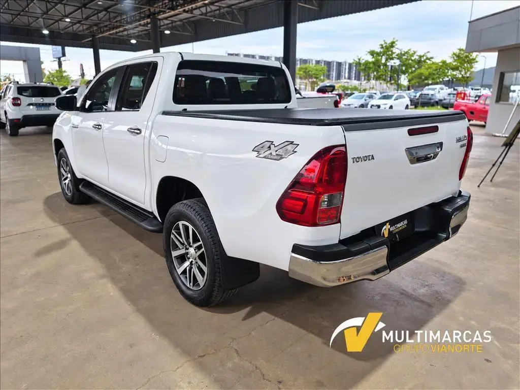 galeria HILUX