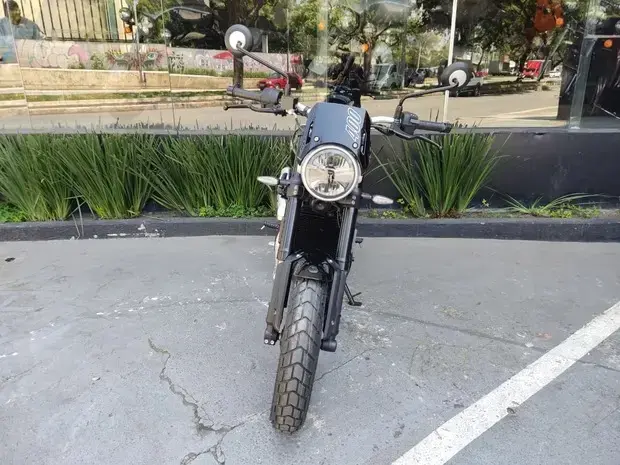 Triumph TRACKER 400