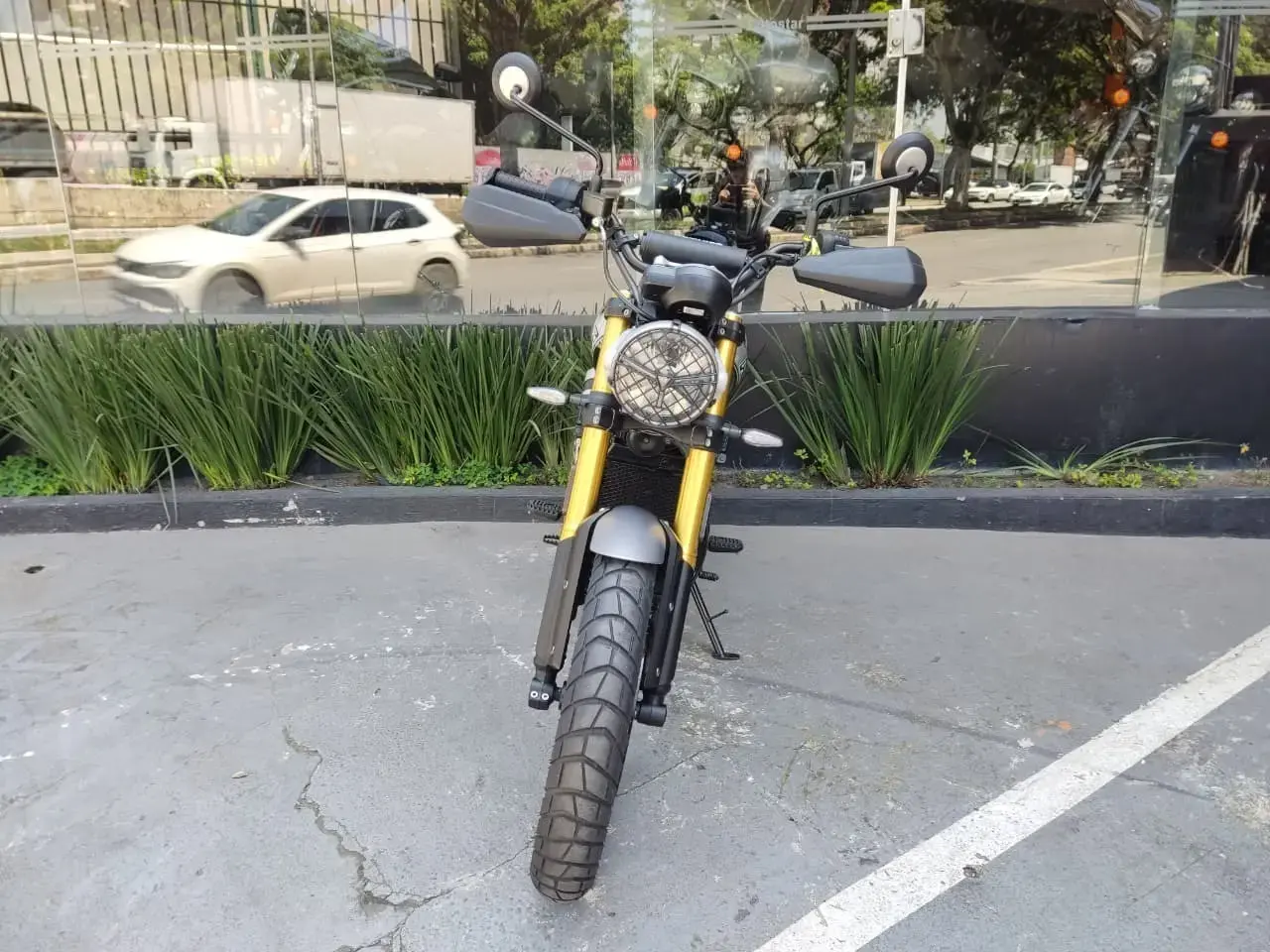 galeria Scrambler 400 X
