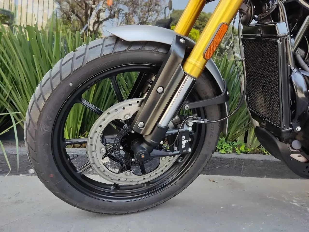 galeria Scrambler 400 X