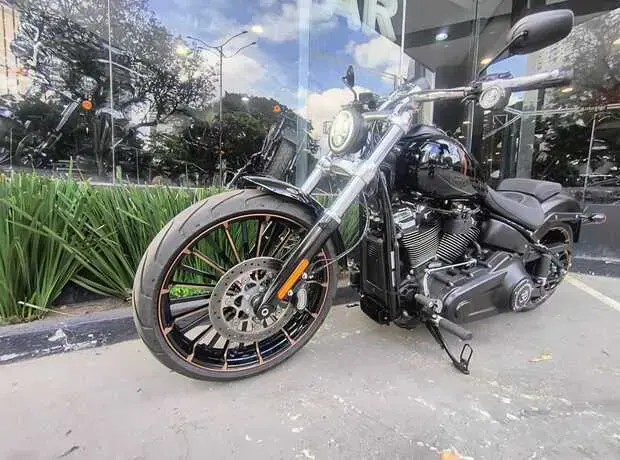 Harley Davidson Breakout FXBR