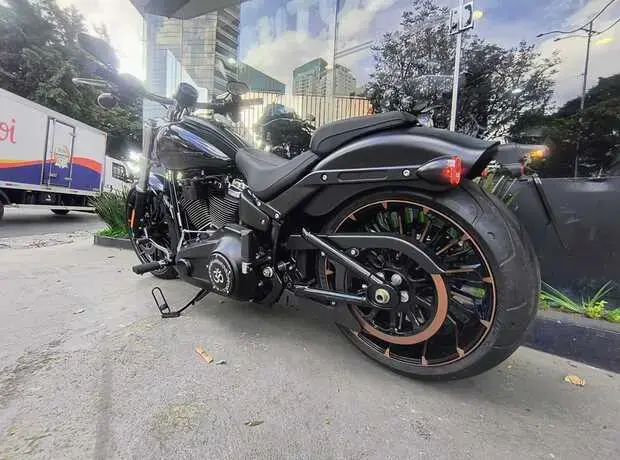 Harley Davidson Breakout FXBR