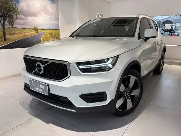 Volvo XC40 2.0 T4 Momentum FWD