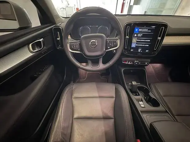 Volvo XC40 2.0 T4 Momentum FWD