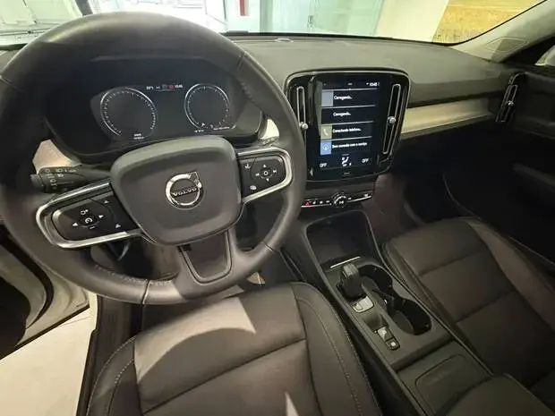 Volvo XC40 2.0 T4 Momentum FWD