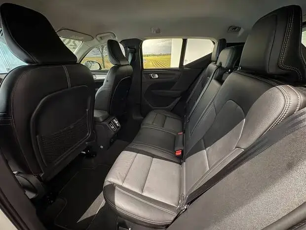 Volvo XC40 2.0 T4 Momentum FWD