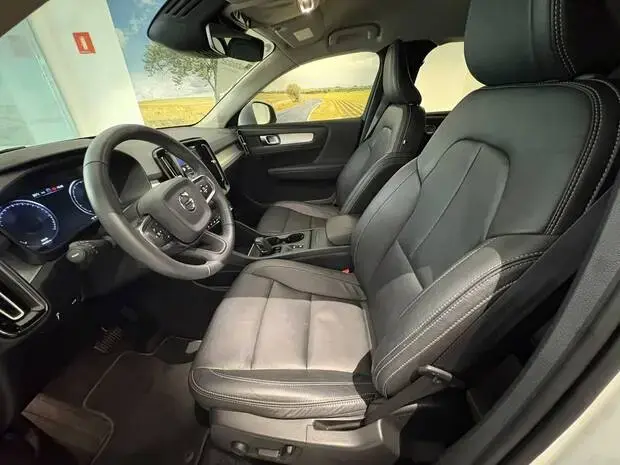 Volvo XC40 2.0 T4 Momentum FWD
