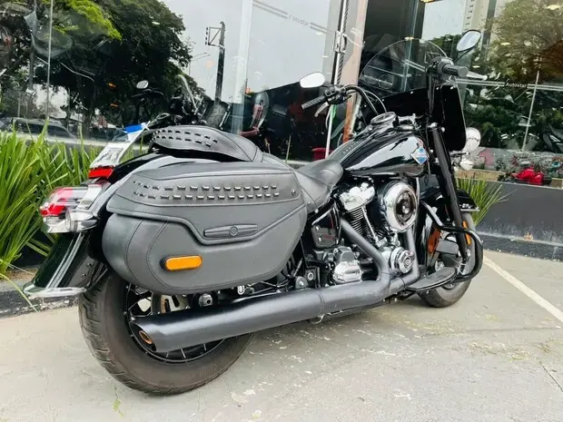 Harley Davidson Heritage Classic FLHC/FLHCS