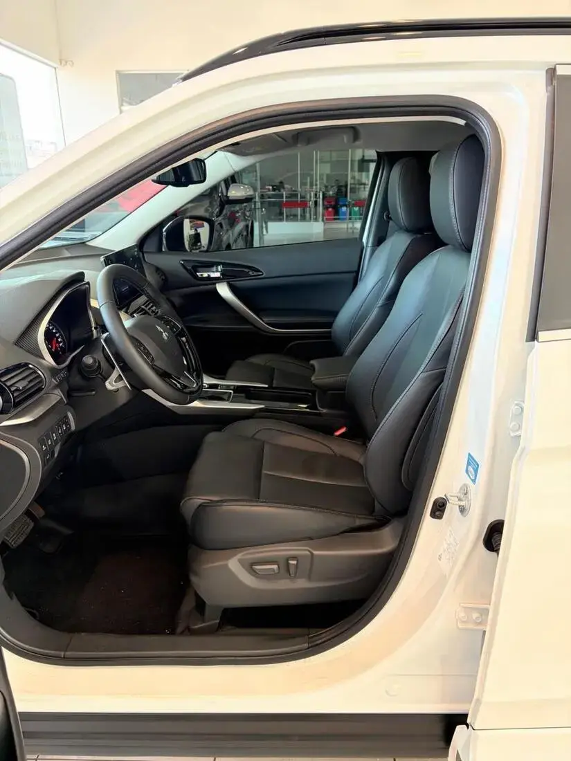 galeria ECLIPSE CROSS
