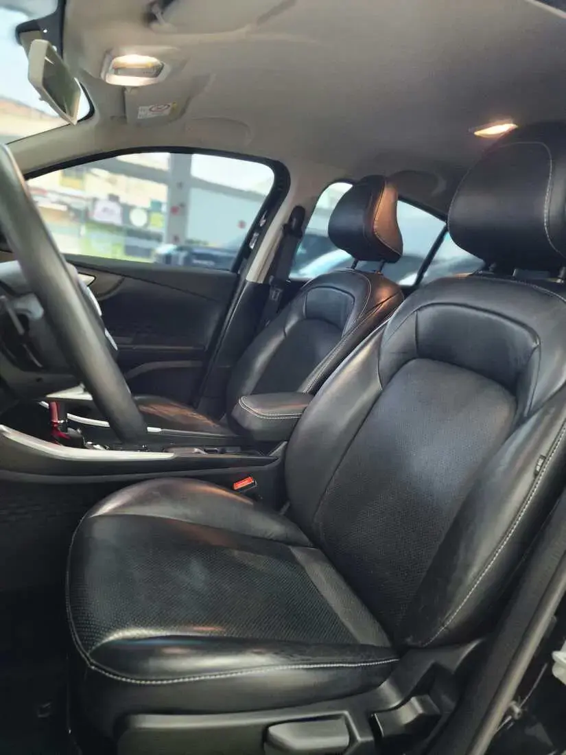 galeria FASTBACK 1.0 TURBO 200 FLEX CVT
