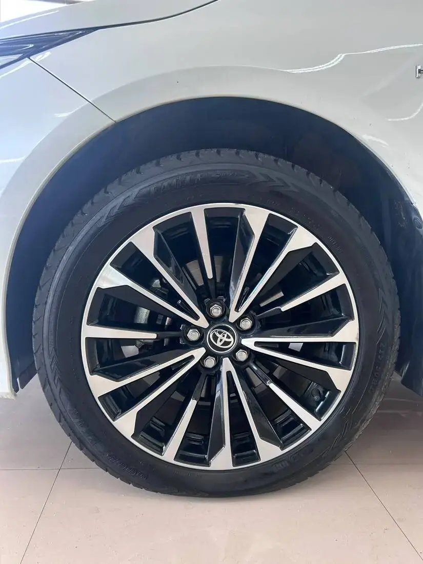 galeria COROLLA HYBRID ALTIS PREMIUM