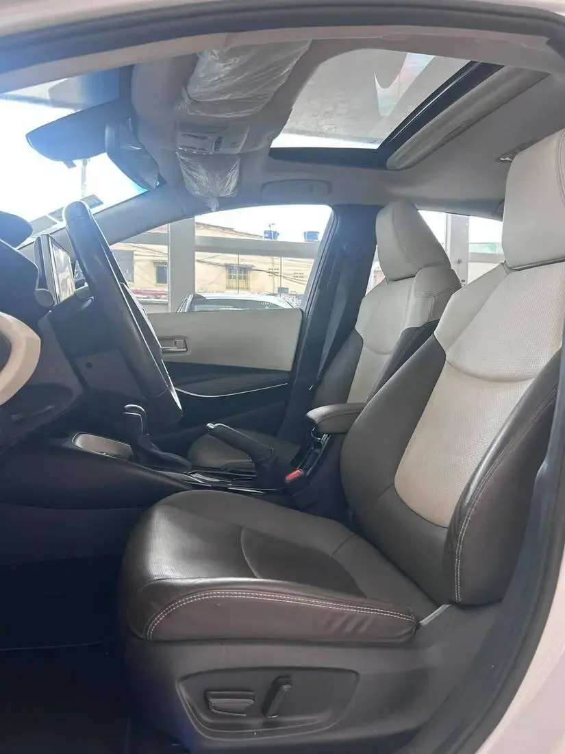 galeria COROLLA HYBRID ALTIS PREMIUM