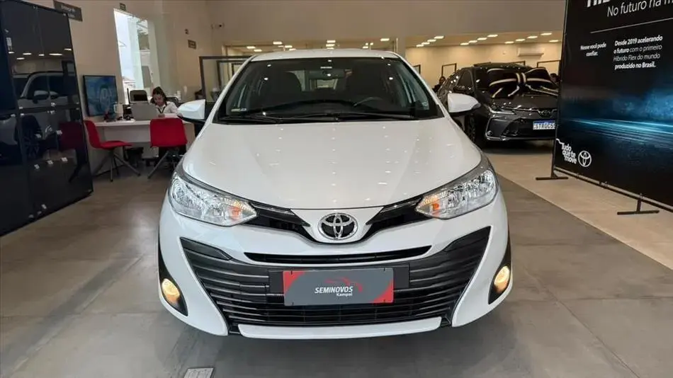 Yaris 1.5 16V Flex Sedan Xs Connect Multidrive