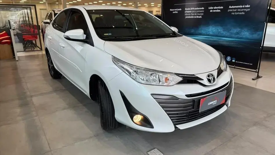 Yaris 1.5 16V Flex Sedan Xs Connect Multidrive 2
