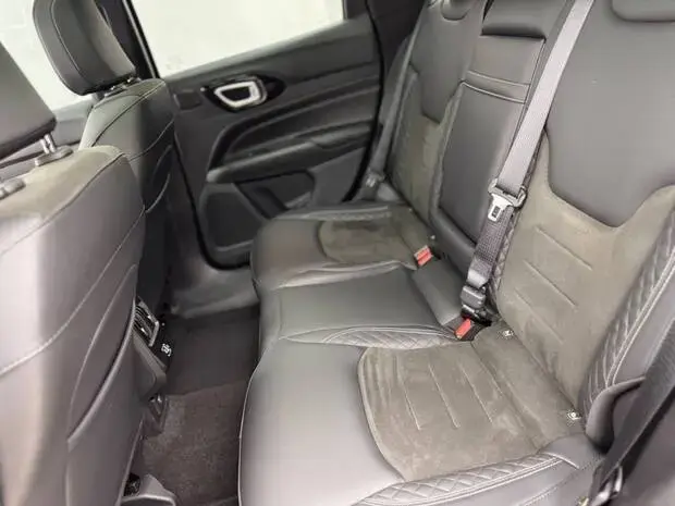 Jeep Compass Blackhawk