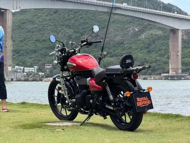 Royal Enfield METEOR 350 SUPERNOVA