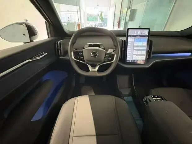 Volvo EX30 Plus E60