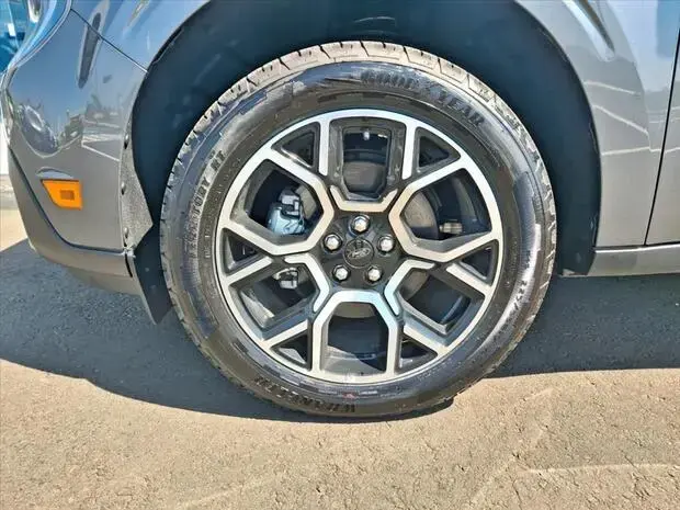 Ford MAVERICK 2.5 HYBRID LARIAT e-CVT