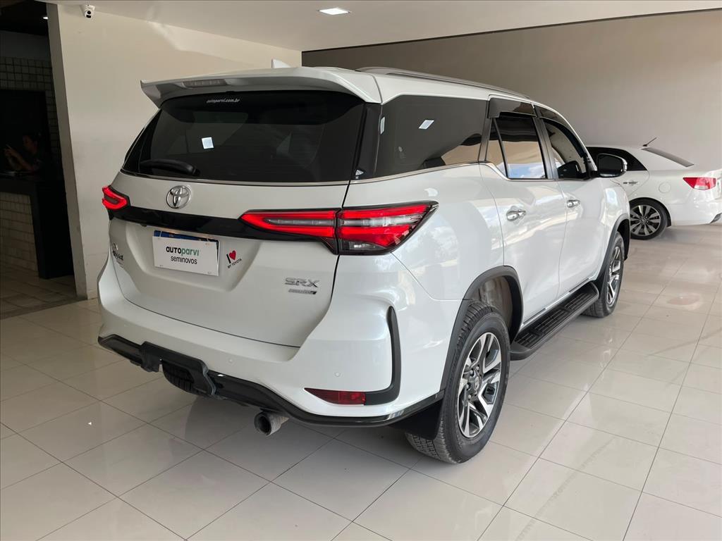 Toyota HILUX SW4
