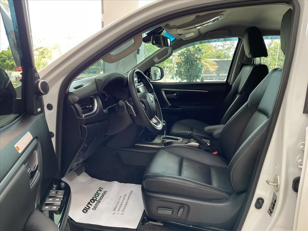 Toyota HILUX SW4