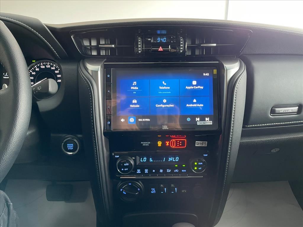 Toyota HILUX SW4
