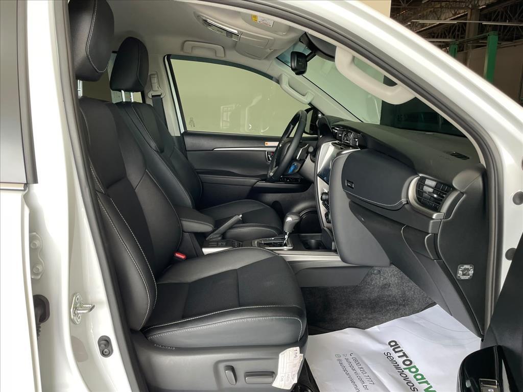 Toyota HILUX SW4