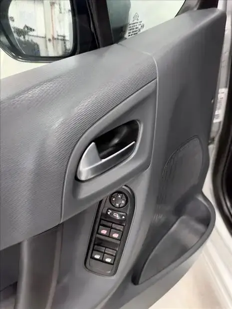 Citroën C3 1.2 PURE TECH FLEX ATTRACTION MANUAL