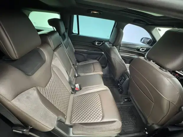 Jeep Commander Overland 2.0 TD380