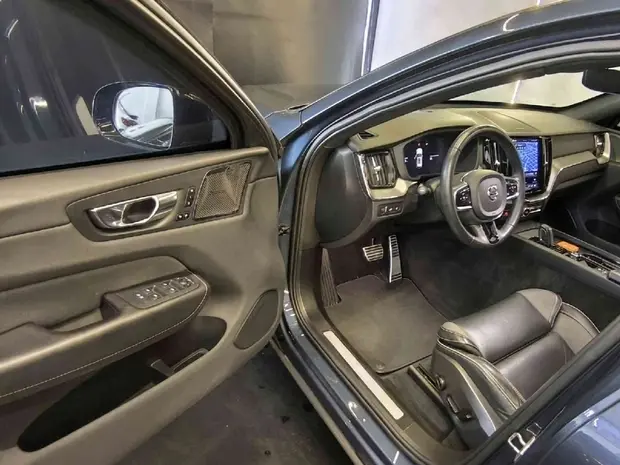 Volvo XC60 2.0 T8 RECHARGE R-DESIGN AWD GEARTRONIC